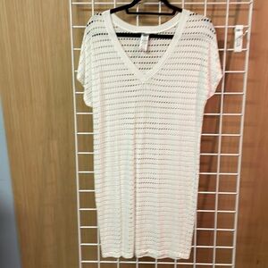 Hard Tail Forever White coverup. Size is small, like new.